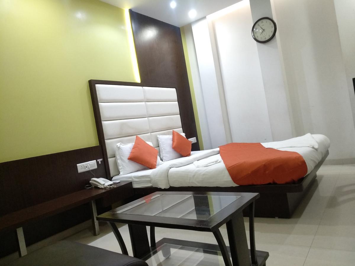 Hotel One Up Ahmadábád Kültér fotó